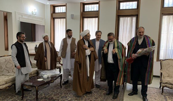 تصاویر هدیه خاص افغانستانی ها به سفیر ایران در کابل