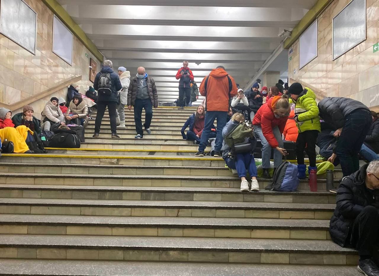 مردم کی اف در مترو