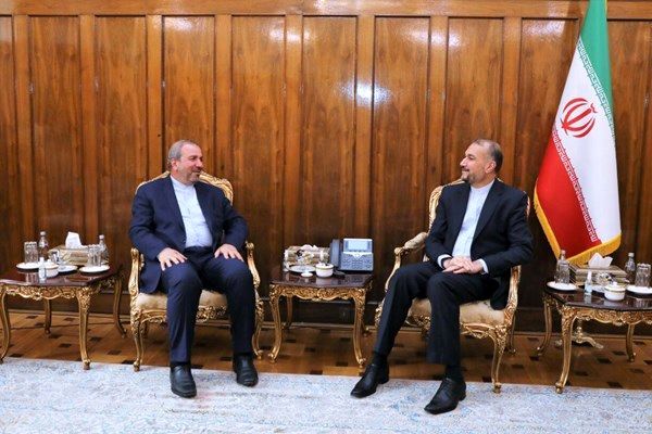 حضور سفیر جدید ایران در عراق در محل شهادت سردار سلیمانی+ عکس