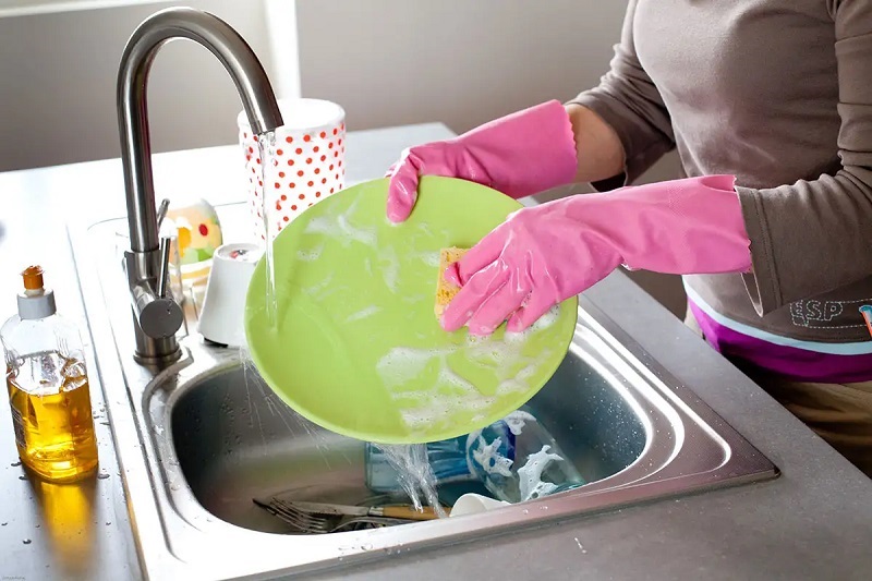 خانه داری شستن ظرف