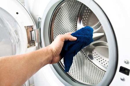 ترفند ساده برای تمیزی و رفع بوی بد ماشین لباسشویی