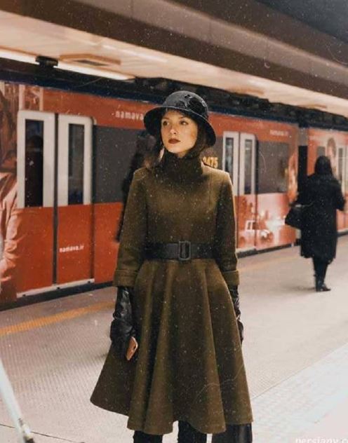 استایل اروپایی بازیگر سارا گرجی در متروی تهران! + عکس