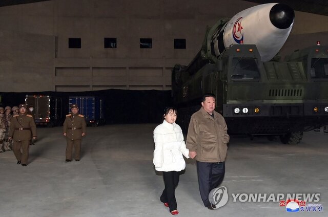 اولین تصاویر منتشر شده از دختر رهبر کره شمالی 
