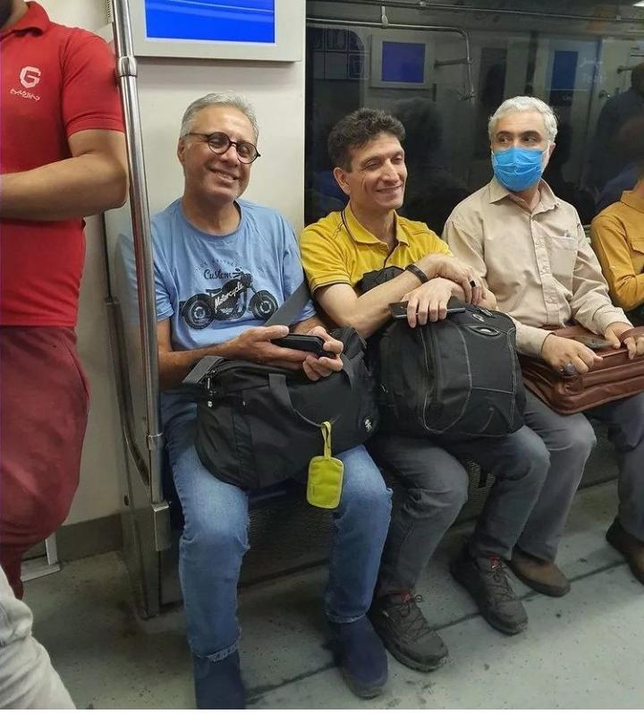 استفاده بازیگران معروف مرد از متروی تهران + عکس