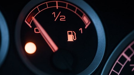 رانندگی با چراغ روشن بنزین خطرناک است؟