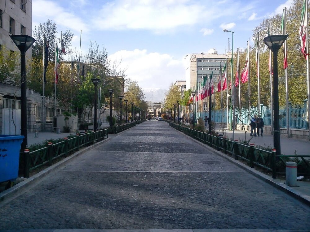 ماجرای نام جالب یک خیابان / فرنگ رفته ای که اسمش در تهران ماندگار شد  + عکس