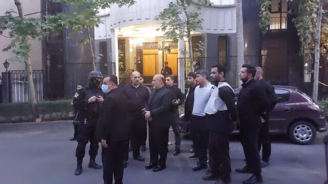گروگان‌گیری مسلحانه ۳ نفر در آجودانیه تهران + جزییات